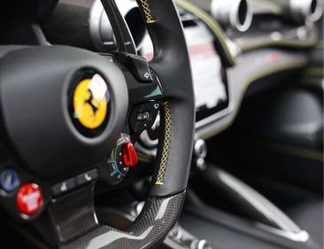 Ferrari GTC4Lusso — photo 35