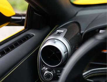 Ferrari GTC4Lusso — photo 36