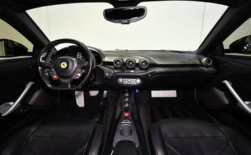 Ferrari F12 Berlinetta — photo 9