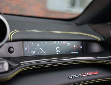 Ferrari GTC4Lusso — photo 43
