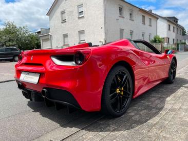 Ferrari 488 — photo 32