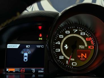 Ferrari 812 Superfast — photo 9