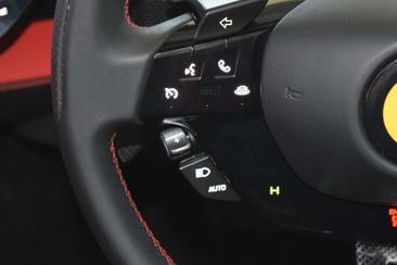 Ferrari SF90 Spider — photo 12