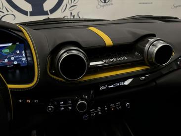 Ferrari 812 Superfast — photo 11