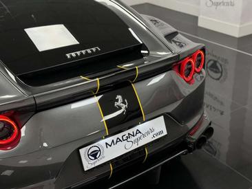 Ferrari 812 Superfast — photo 18