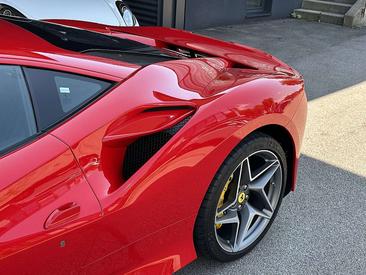 Ferrari F8 Tributo — photo 12