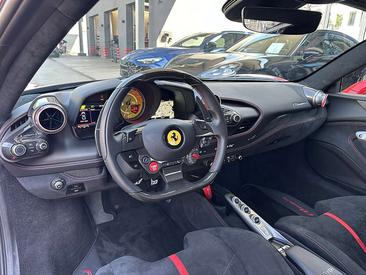 Ferrari F8 Tributo — photo 33