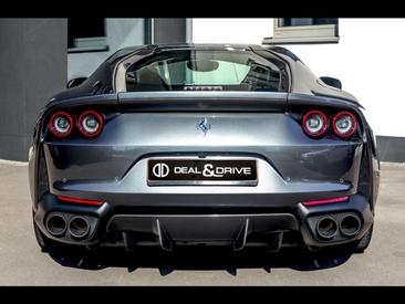 Ferrari 812 Superfast — photo 3