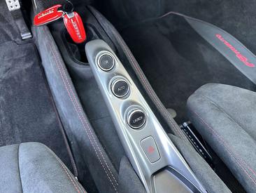 Ferrari F8 Tributo — photo 49