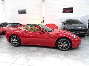 Ferrari California — photo 8