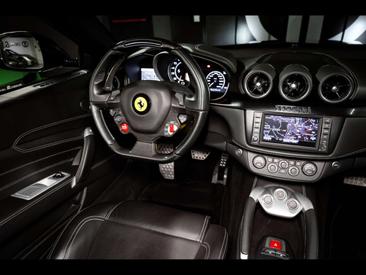 Ferrari FF — photo 14
