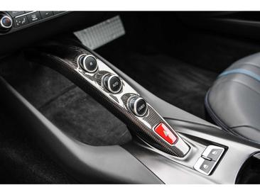 Ferrari 812 Superfast — photo 18