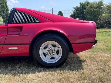 Ferrari 308 GTS — photo 7