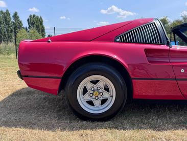 Ferrari 308 GTS — photo 12