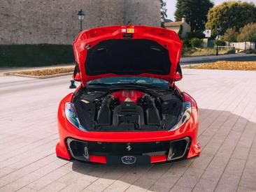 Ferrari 812 Competizione — photo 7