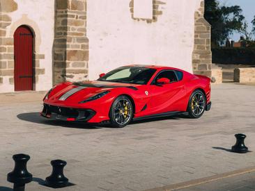 Ferrari 812 Competizione — photo 8