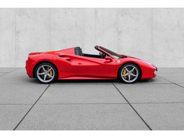 Ferrari 488 — photo 5