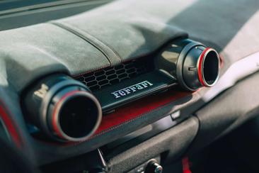Ferrari 812 Competizione — photo 24