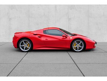 Ferrari 488 — photo 8
