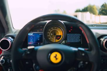 Ferrari 812 Competizione — photo 25