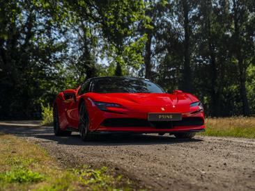 Ferrari SF90 Stradale — photo 15