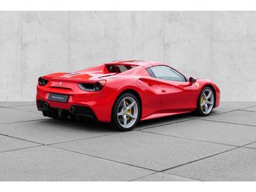 Ferrari 488 — photo 9