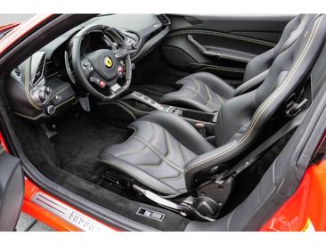 Ferrari 488 — photo 13