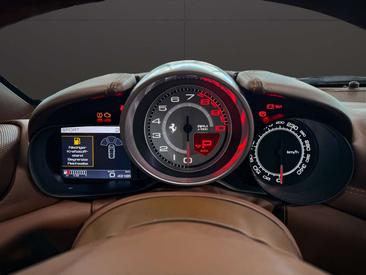 Ferrari California — photo 11