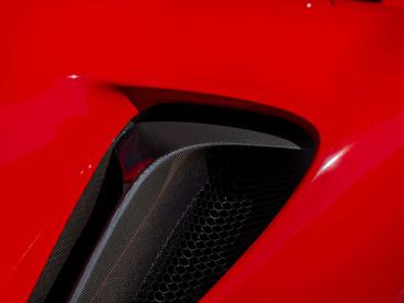Ferrari SF90 Stradale — photo 29