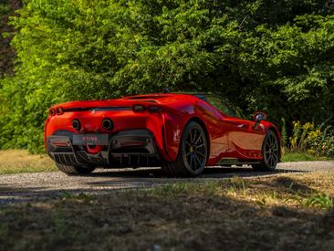 Ferrari SF90 Stradale — photo 34