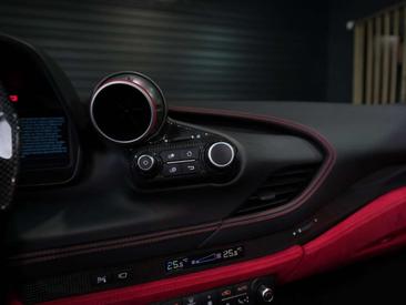 Ferrari F8 Tributo — photo 44