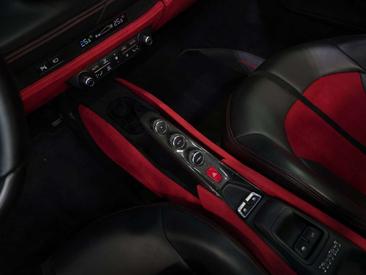 Ferrari F8 Tributo — photo 45