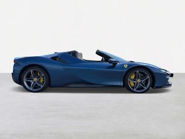 Ferrari SF90 Spider — photo 17