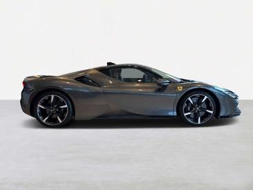 Ferrari SF90 Stradale — photo 4