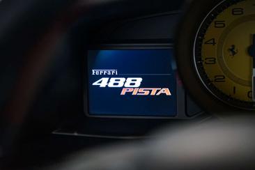 Ferrari 488 GTB — photo 18