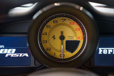 Ferrari 488 GTB — photo 19