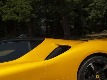 Ferrari SF90 Stradale — photo 30