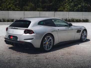 Ferrari GTC4Lusso — photo 5