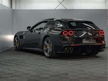 Ferrari GTC4Lusso — photo 4