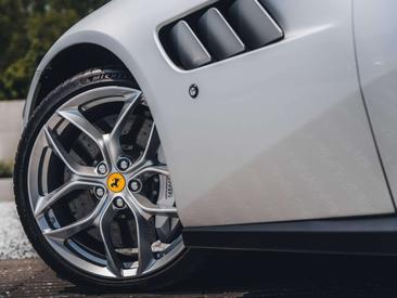 Ferrari GTC4Lusso — photo 8