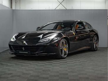 Ferrari GTC4Lusso — photo 6