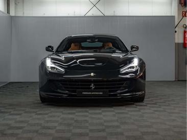 Ferrari GTC4Lusso — photo 7