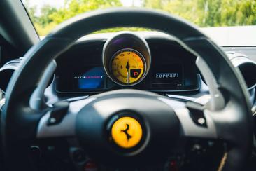 Ferrari GTC4Lusso — photo 12