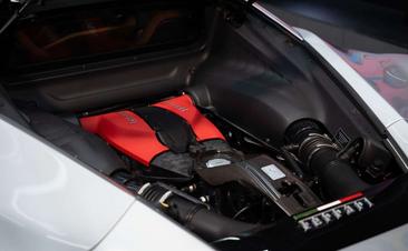 Ferrari F8 Tributo — photo 8