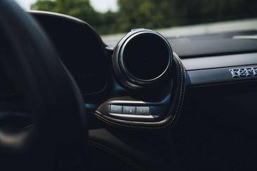 Ferrari GTC4Lusso — photo 15