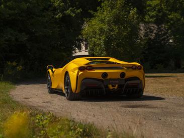 Ferrari SF90 Stradale — photo 43