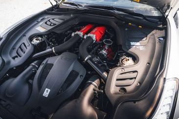 Ferrari GTC4Lusso — photo 27