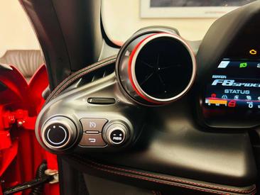 Ferrari F8 Spider — photo 19