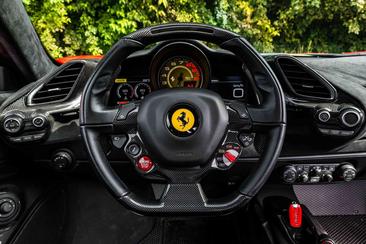 Ferrari 488 Pista — photo 8