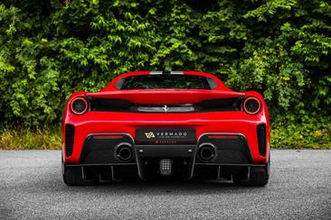 Ferrari 488 Pista — photo 10